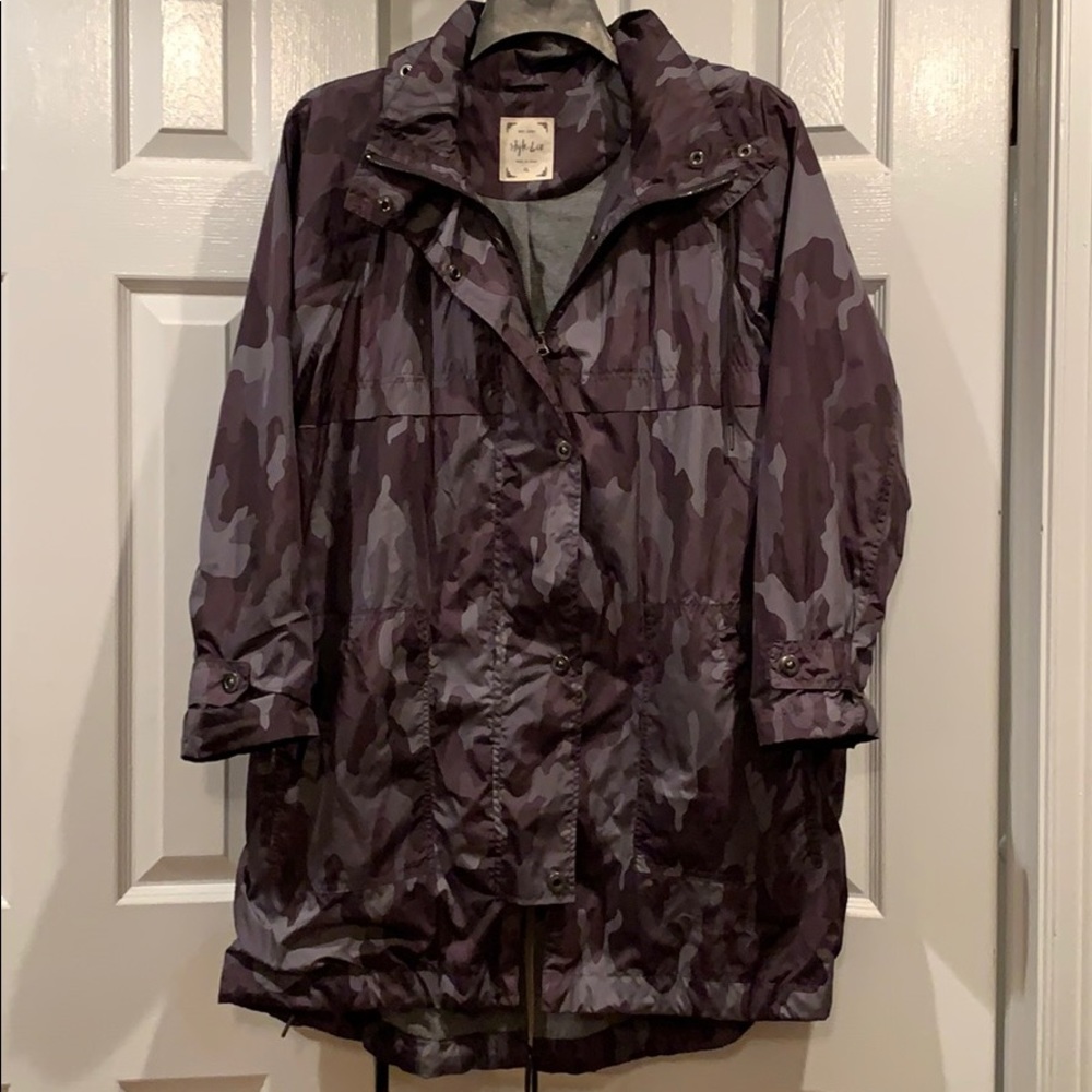 Plus Size Camo-Print Hooded Jacket